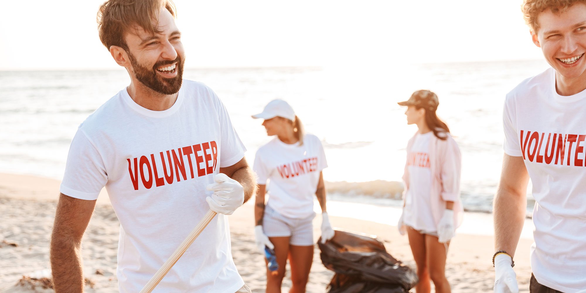 beach clean volunteers
