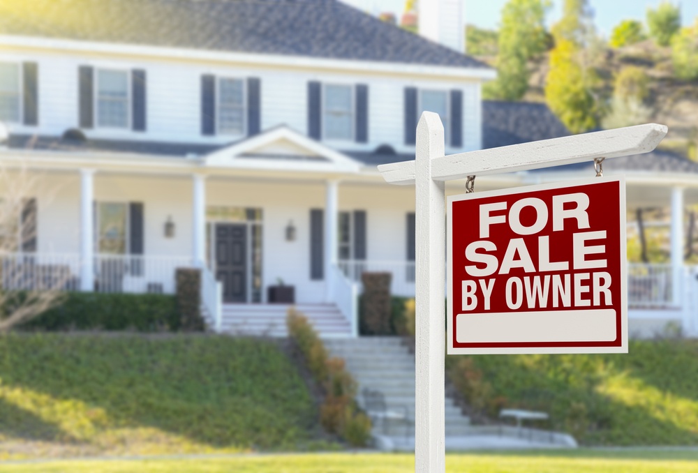 The Pros and Cons to Selling Your Own Home