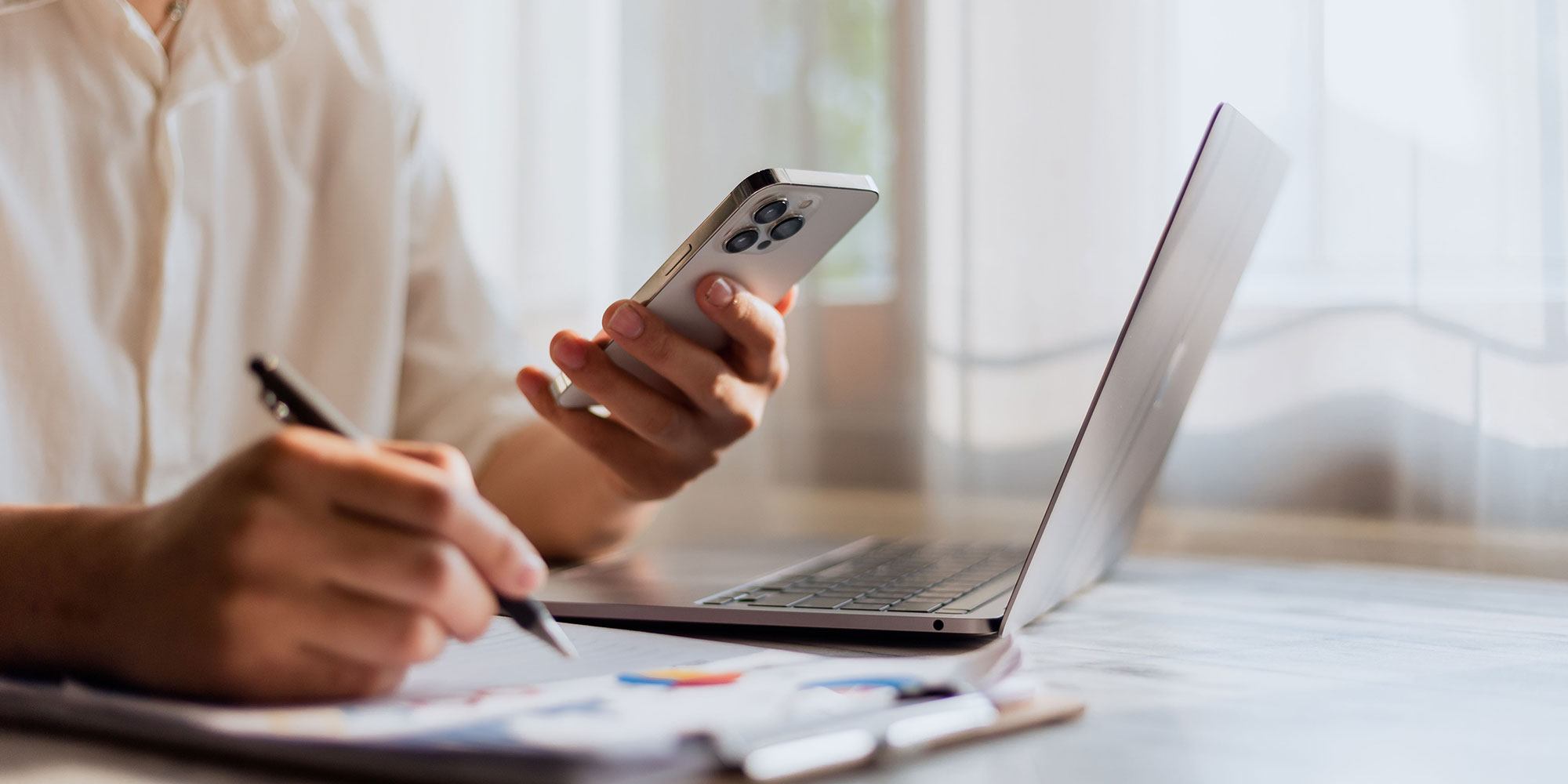 8 Pros & Cons to Opening a Money Market Account